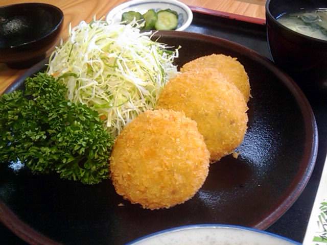 権八 かにクリームコロッケ定食 権八 かにクリームコロッケ定食