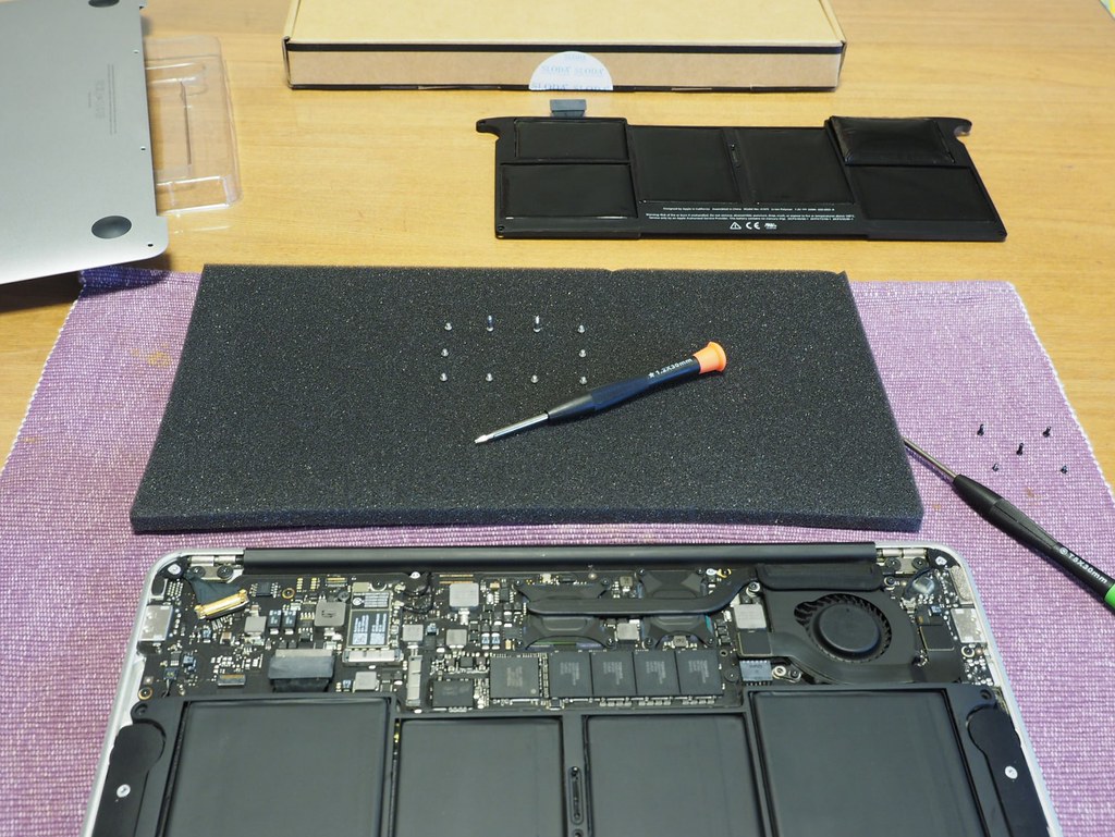 MacBookAir11-Battery06