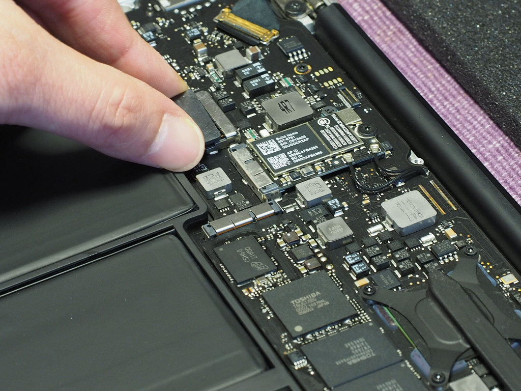 MacBookAir11-Battery05